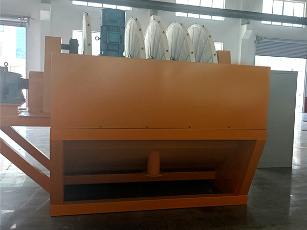 Filtre de disc rotatiu continu